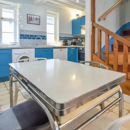Lovely In With Kitchen