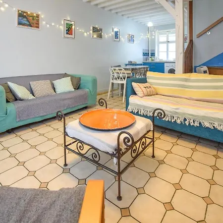 Hébergement de vacances Lovely In With Kitchen *